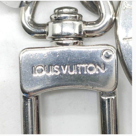 LOUIS VUITTON Midnight Keychain - Picture 5 of 5